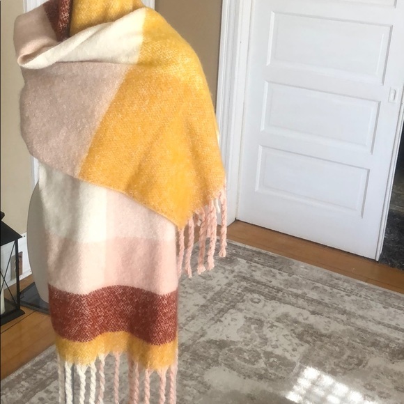 Crown Vintage New Scarf - Picture 2 of 11